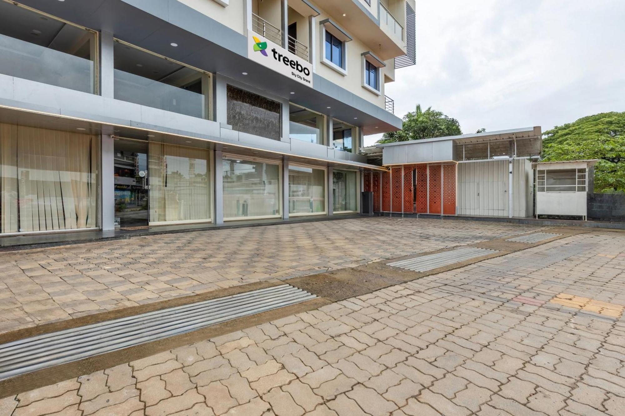 Treebo Sky City Grand, 5 Min From Mangalore Airport מראה חיצוני תמונה
